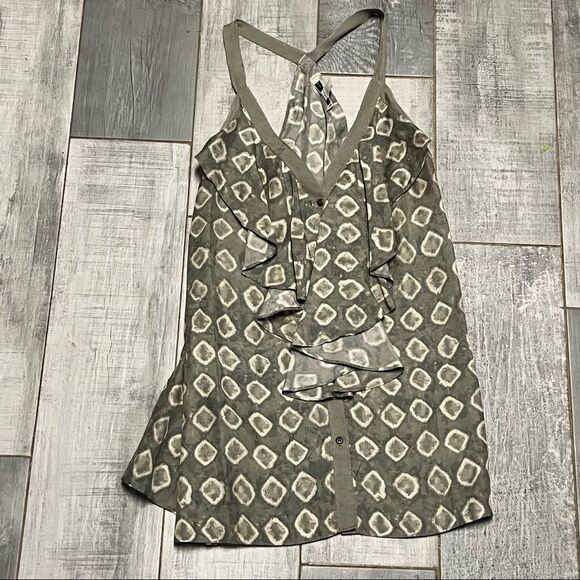 Banana Republic 100% Silk Army Green Ivory Ruffle Racer Back V Neck Blouse xs - Picture 6 of 11